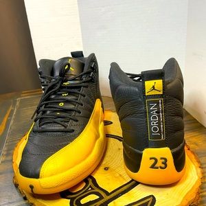 Jordan Retro 12 - University Gold